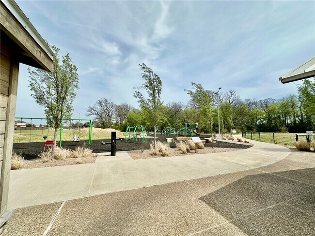 Building Photo - 6747 Winterwood Ave