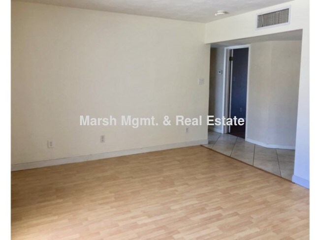 Building Photo - Cozy 3 bedroom home in Scottsdale with pri...