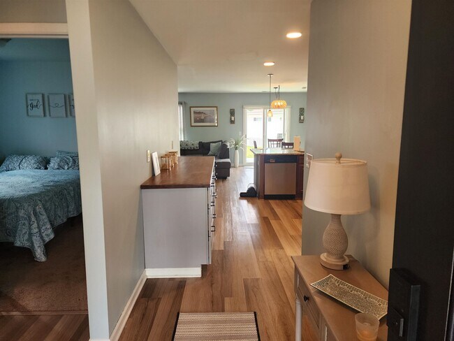 Building Photo - 1300 Arbor Ct