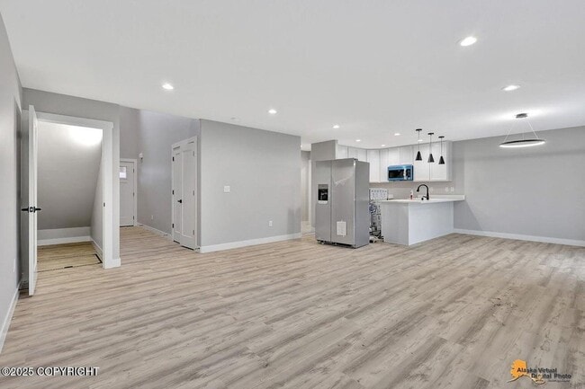 Building Photo - 623 AK-3