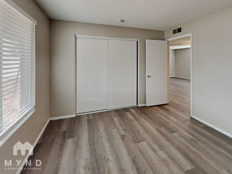 Building Photo - 7233 W San Miguel Ave