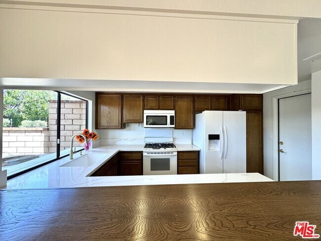 Building Photo - 7756 Sailboat Cir