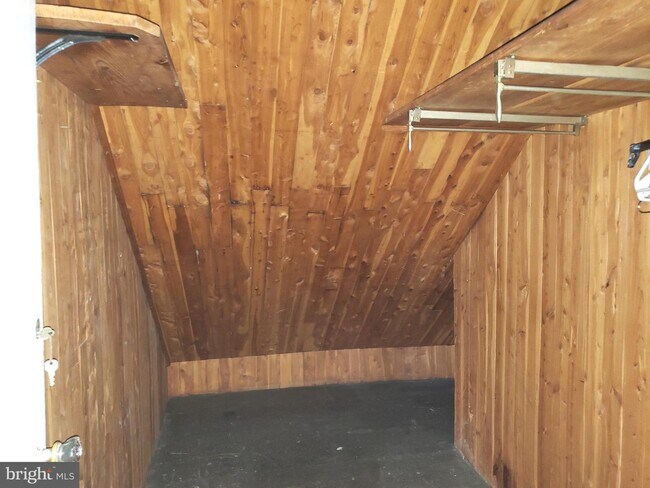Building Photo - 5846 Bellona Ave