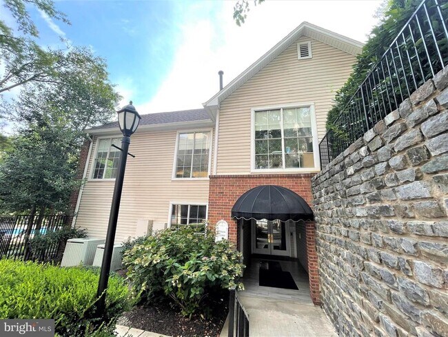 Building Photo - 1505 Lincoln Way