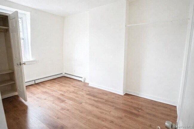 Building Photo - 296 Mill St