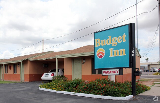 Building Photo - Wagon Wheel Lodge