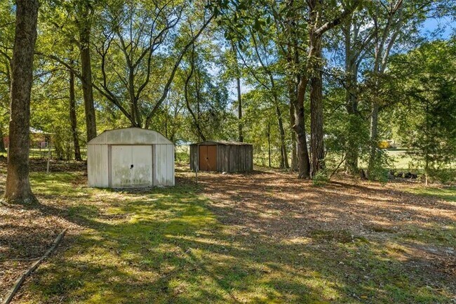 Building Photo - 3929 Lenora Church Rd