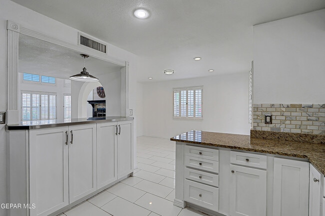 Building Photo - 6839 Pasatiempo Cir