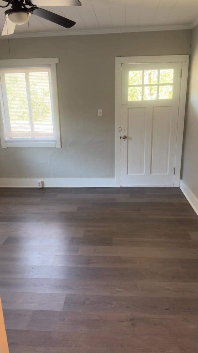 Building Photo - 805 Rountree Ave SE