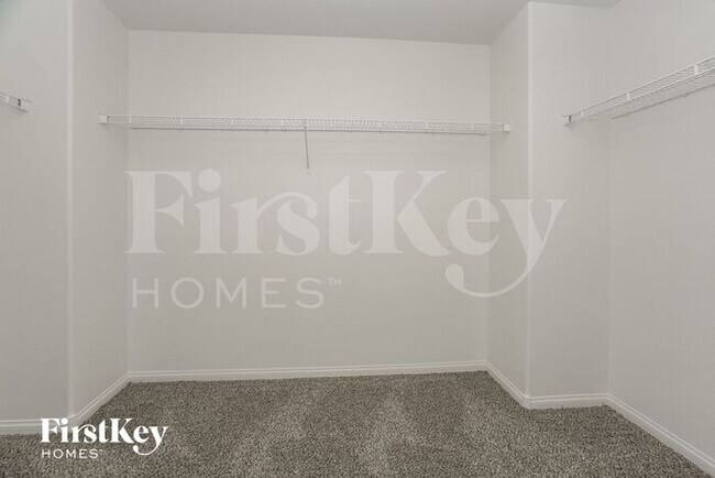 Building Photo - 4032 Villa Serena Ln