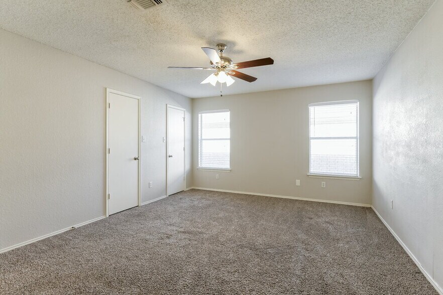 Building Photo - 6204 Tidewater Dr