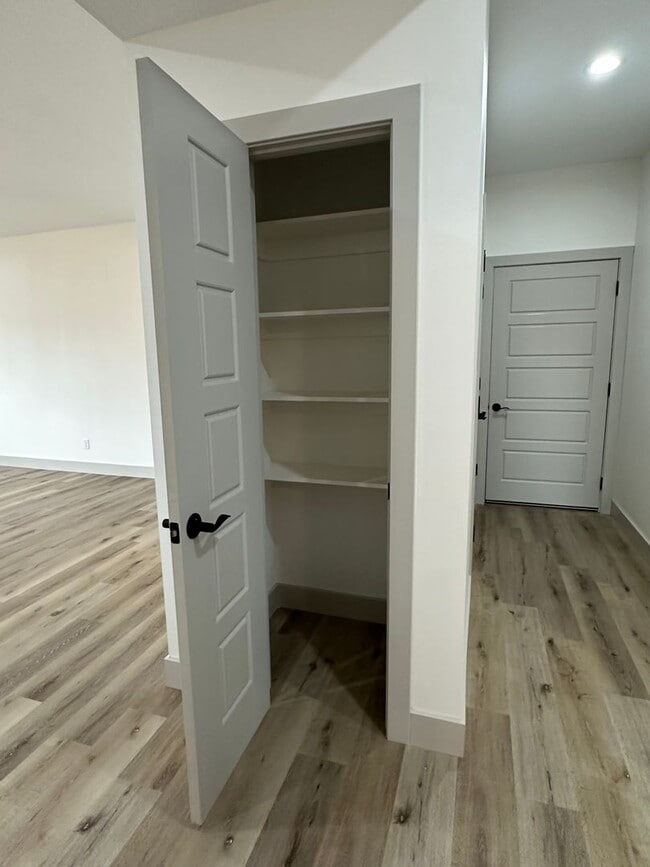 Building Photo - BRAND NEW 4 BED 3 BATH in WAYNESVILLE