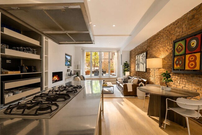 Building Photo - 354 Bowery-SI ID1035006P