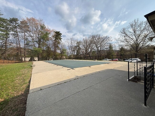 Building Photo - 5260 Crossbow Cir