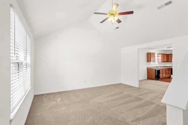 Building Photo - 2612-2614 Northampton Dr.