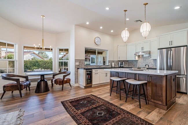 Building Photo - 10511 E Terra Dr