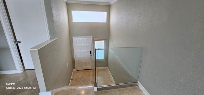 Building Photo - SAN DIEGO / BAY HO - Remodeled Nice 2 Bedroom & 2.5 Bath Townhouse.  AVAILABLE NOW!