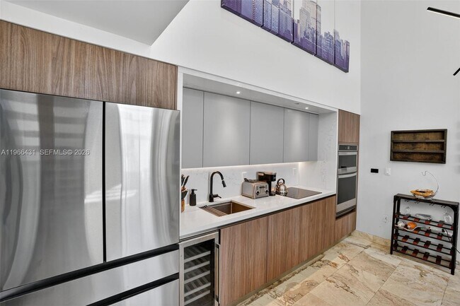 Building Photo - 7744 Collins Ave