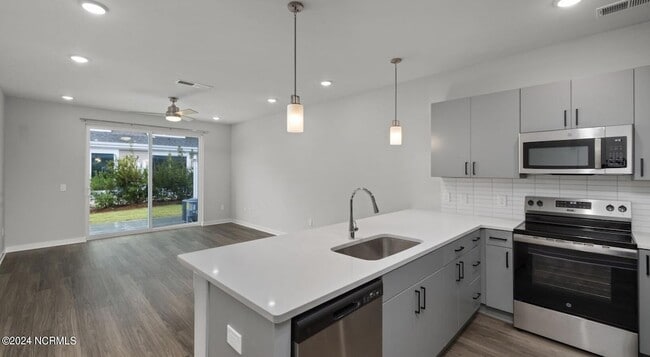 Building Photo - 8067 Purchase Pl