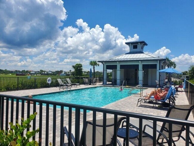 Building Photo - 14071 Heritage Landing Blvd