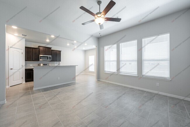 Building Photo - 711 Friars Lndg Dr