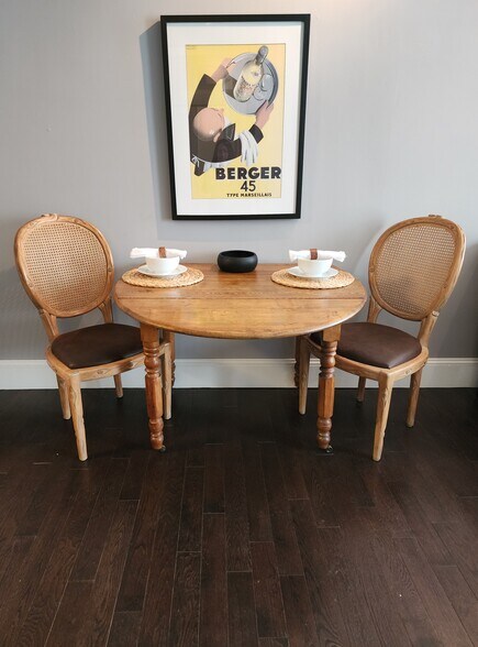 Building Photo - 432 E Main St