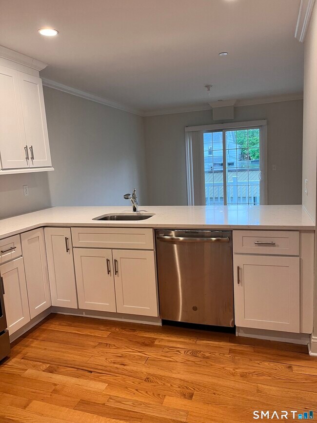 Building Photo - 20 3rd St