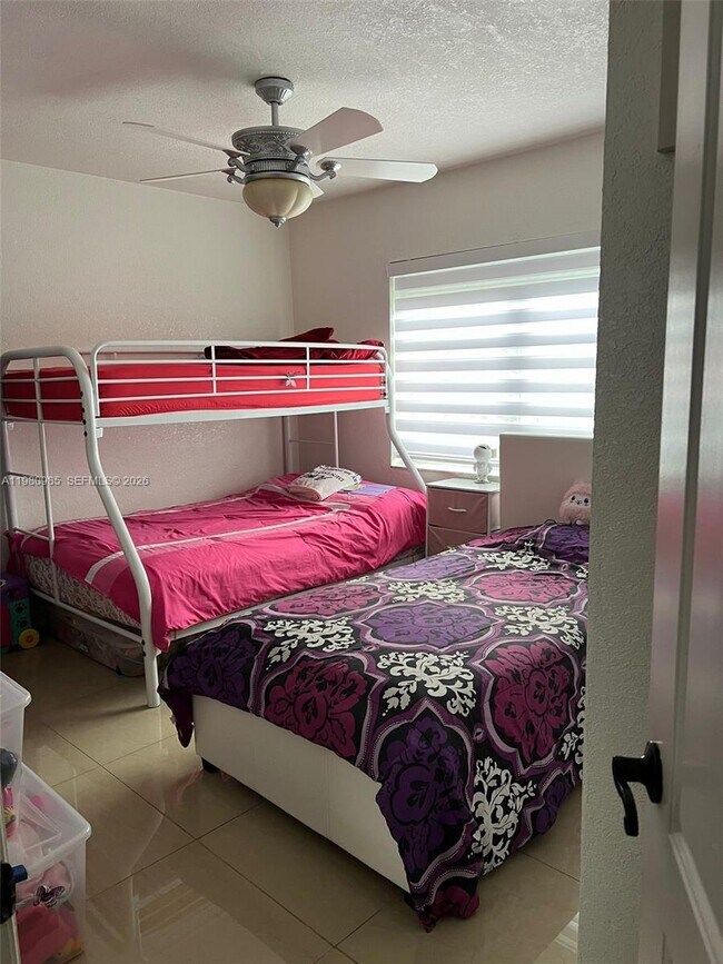 Building Photo - 13715 Kendale Lakes Cir