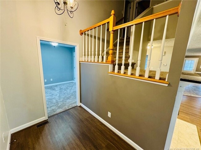 Building Photo - 616 Amberdale W Cir