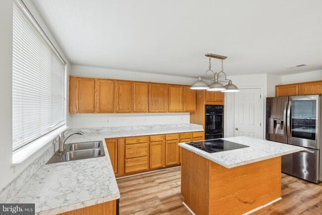 Building Photo - 8233 Ramseur Pl