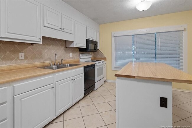 Building Photo - 7591 Beverly Dr