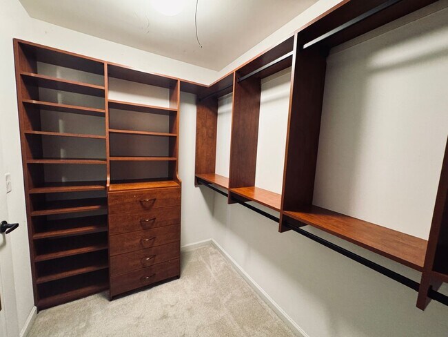 Building Photo - South AVL - Well Kept, Large Home with Garage