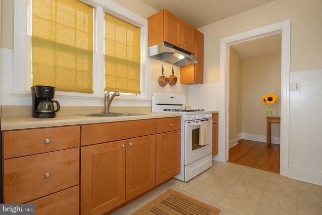 Building Photo - 236 Delmont Ave