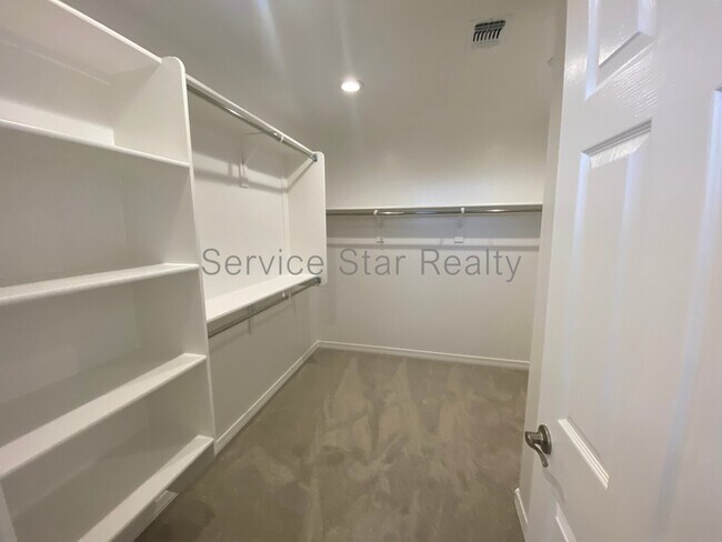 Building Photo - 1187 W Sparrow Dr