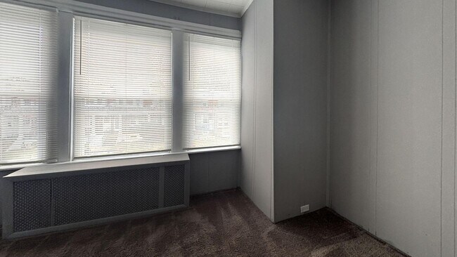 Building Photo - 3 Bedroom Modern Renovation in Chester, PA