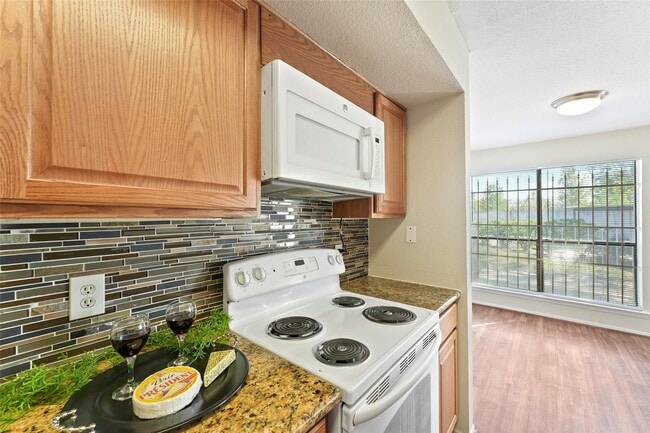 Building Photo - 6633 W Airport Blvd