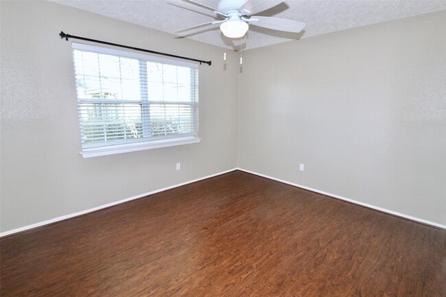 Building Photo - 16731 Rippling Mill Dr