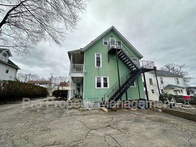 Building Photo - 25A Fairfield Ave