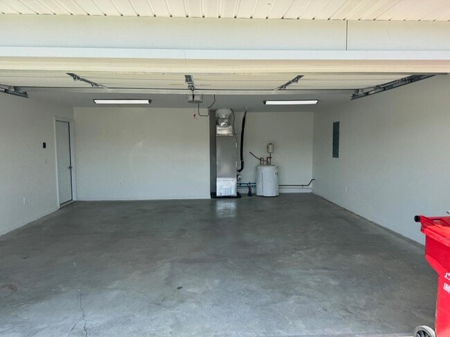 Building Photo - 16 Heron Pl