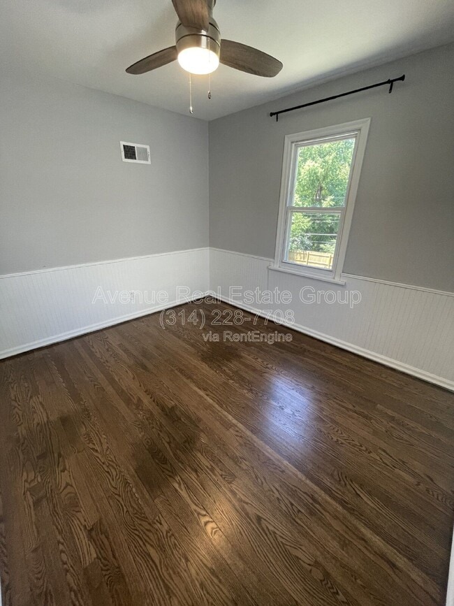 Building Photo - 425 Bismark Ave