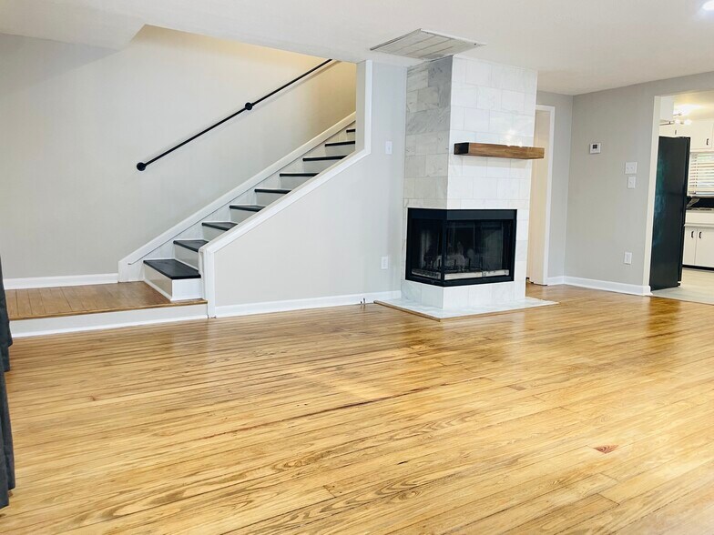 Building Photo - 939 E Bella Vista St