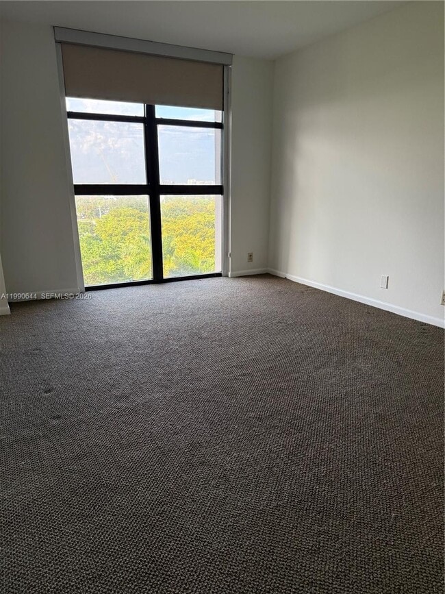 Building Photo - 2000 Towerside Terrace