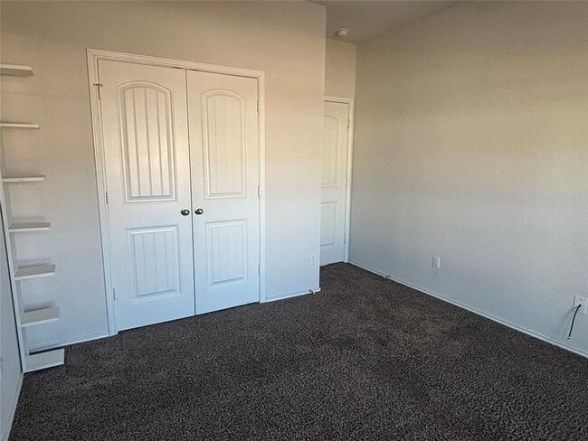 Building Photo - 111 Lillian Dr