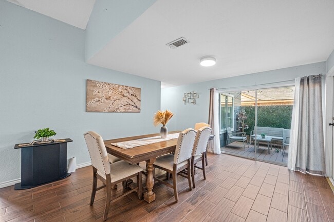 Building Photo - 12727 Ashford Knoll Dr