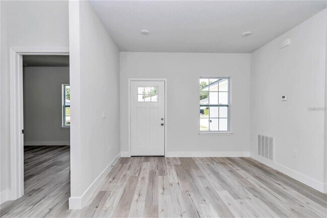 Building Photo - 586 Marion Oaks Trail