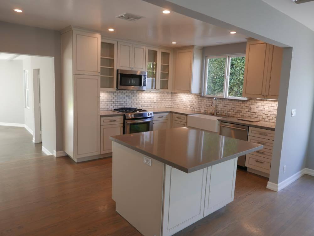Kitchen - 16740 Morrison St