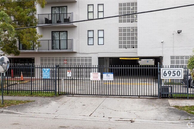 Building Photo - 6950 W 6th Ave
