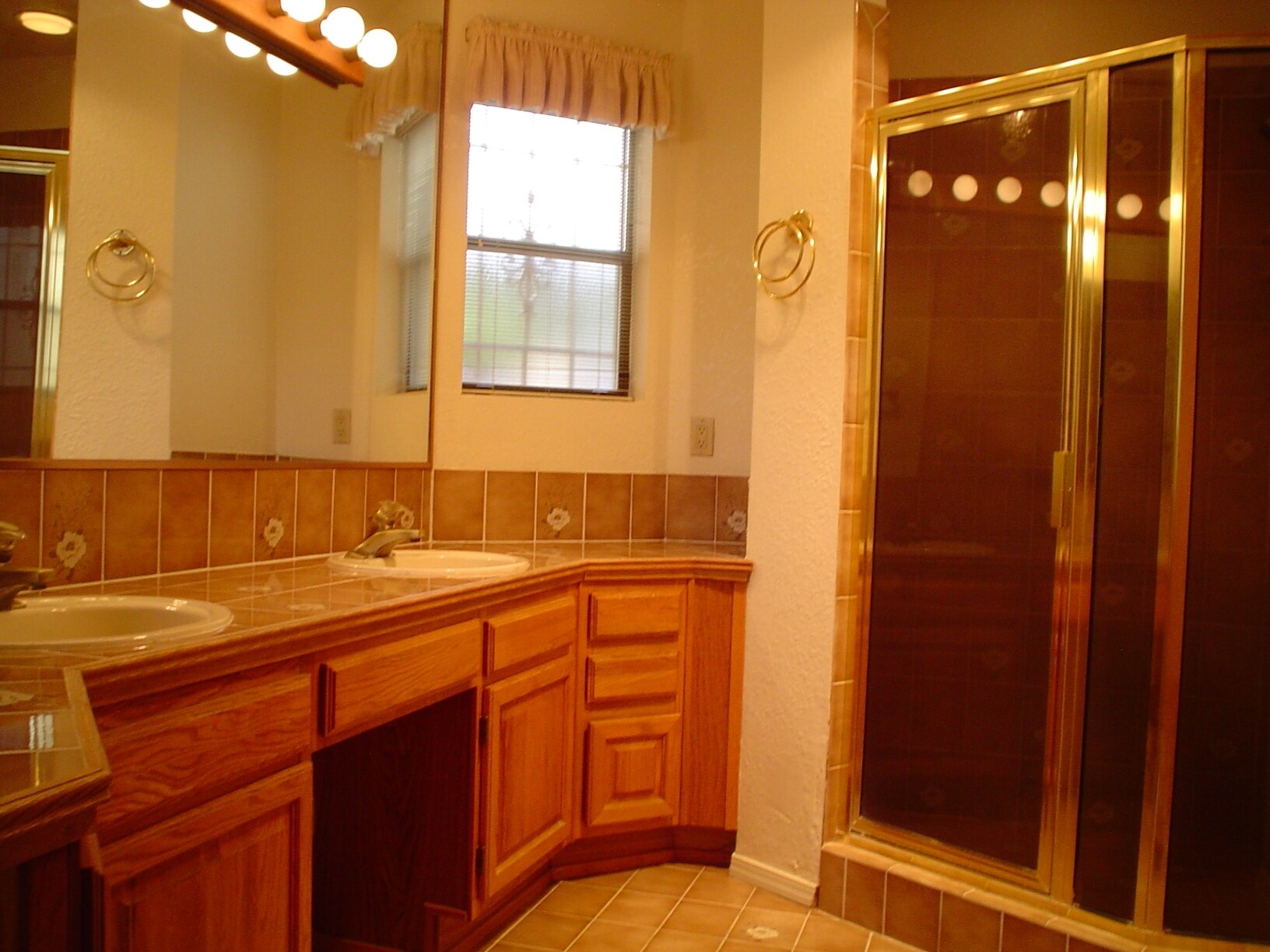 Building Photo - 5501 Vista Sandia NE