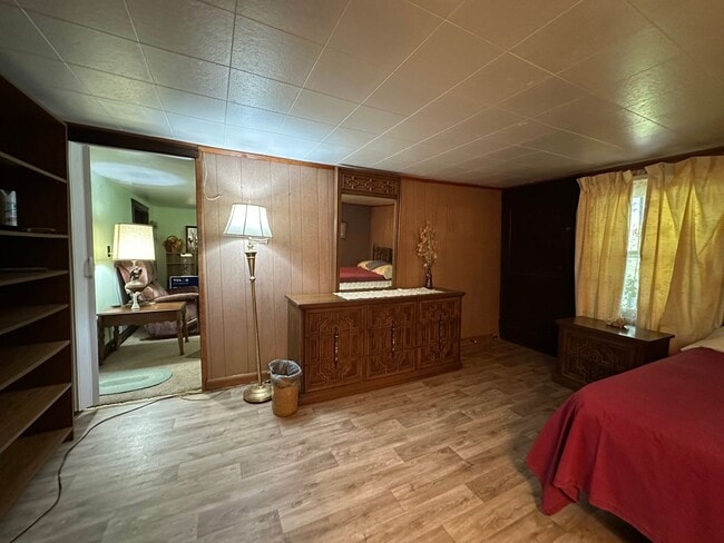 Building Photo - 3 bedroom/1 bath house  Fall Branch, TN