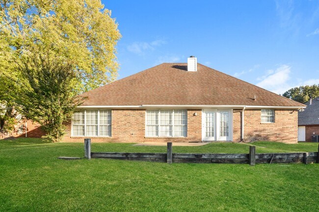 Building Photo - 6650 Spencer Forest Cove E